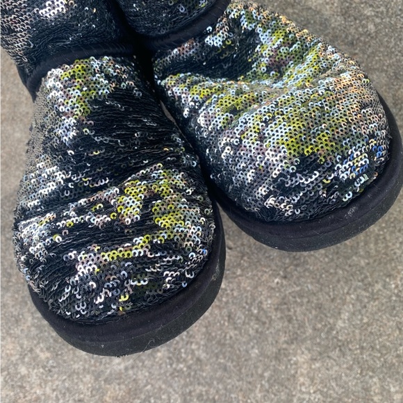 UGG | Australia Black & Silver Sequin Boots 7 - Picture 7 of 9